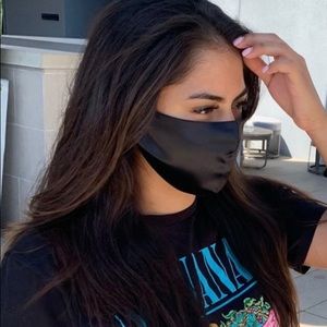 Blissy Personal Face Mask 100% Mulberry Silk (black) BRAND NEW!!!